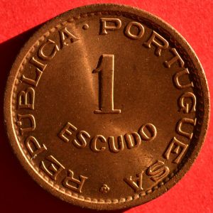 Mozambique 1953 escudo rev DSLR.jpg