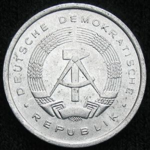 DDR 1979 5pfennig-obv.JPG